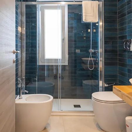 Aura 4* يتوجاني